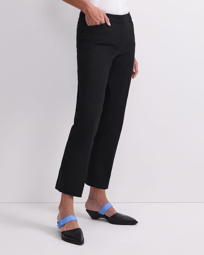 Evie Straight Capri in BLACK