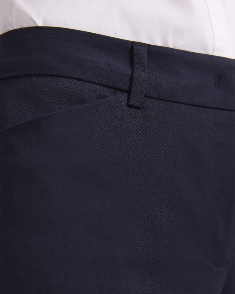 Evie Straight Capri in CLASSIC NAVY