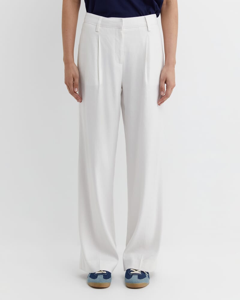 Brianne Wide Leg Pleat Pant in WHITE