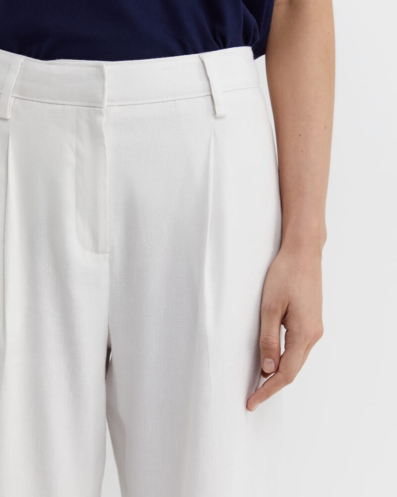 Brianne Wide Leg Pleat Pant in WHITE