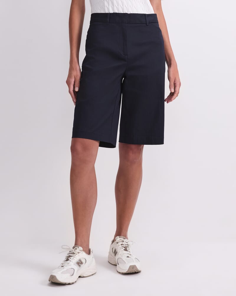Evie Bermuda Short in CLASSIC NAVY