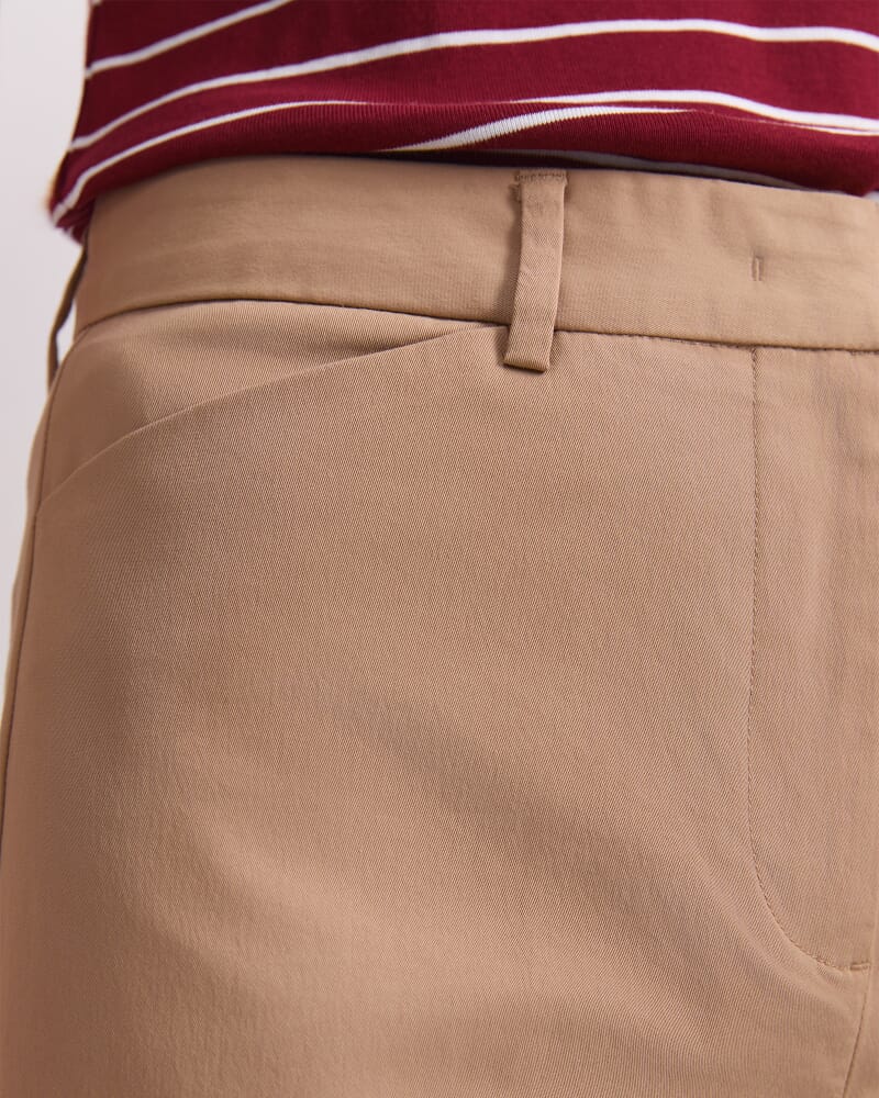 Evie Bermuda Short in PEBBLE