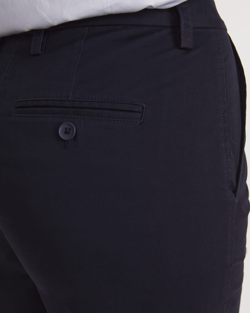 Laura Chino Short in NAVY