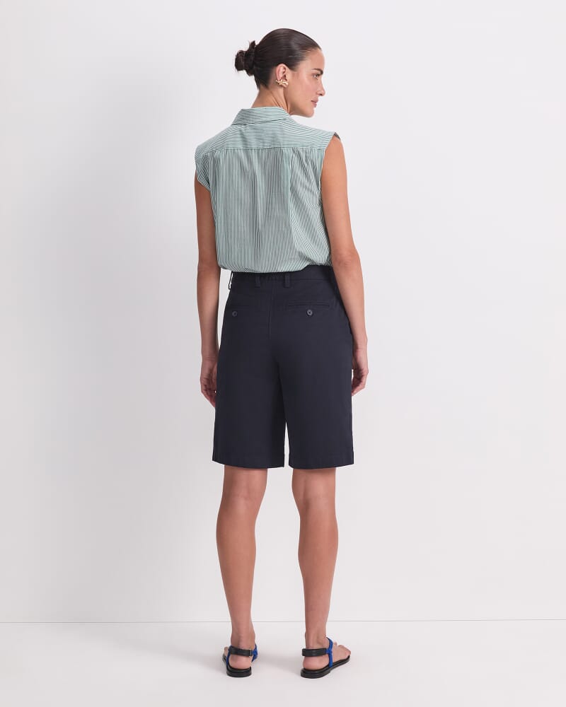 Laura Chino Short in NAVY