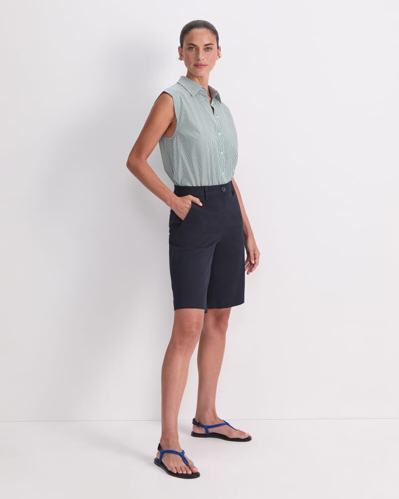 Laura Chino Short in NAVY