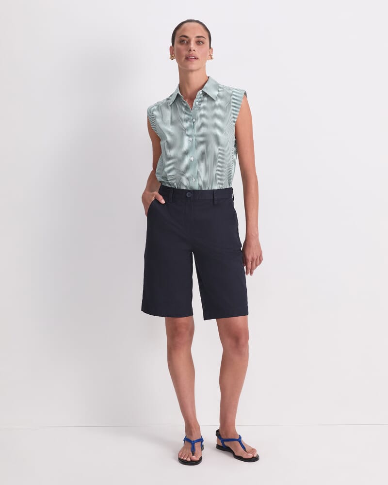 Laura Chino Short in NAVY