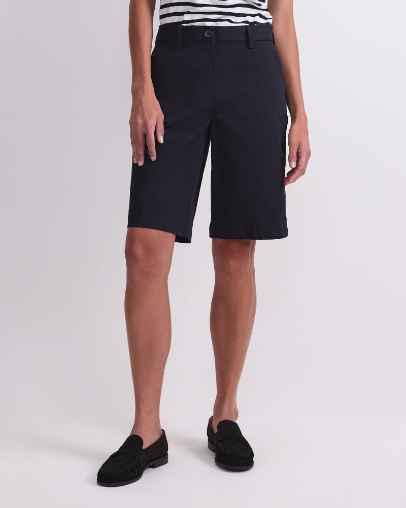Laura Chino Short in NAVY
