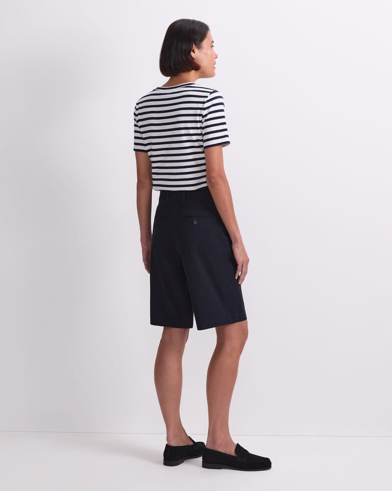 Laura Chino Short in NAVY