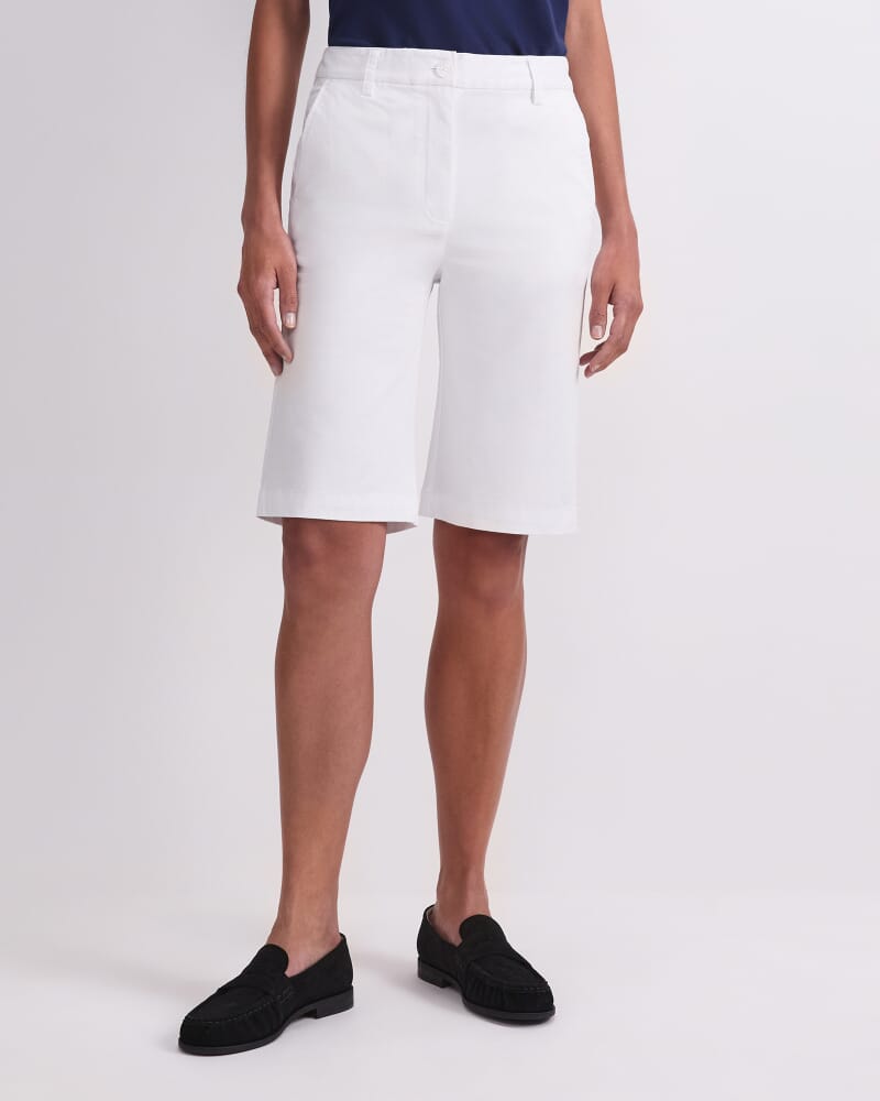 Laura Chino Short in WHITE