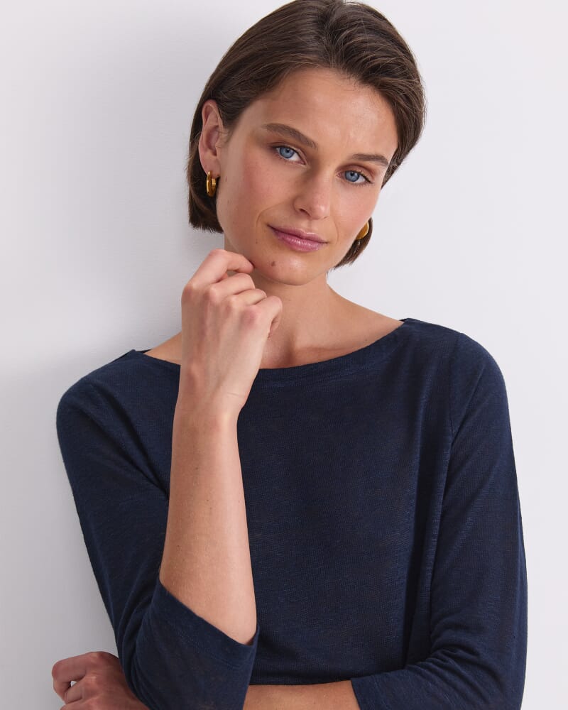 Cecile Linen Top in NAVY