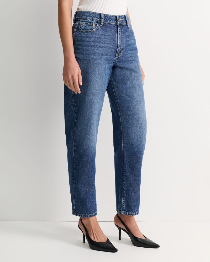 Pippa Barrel Jean in BLUE WASH