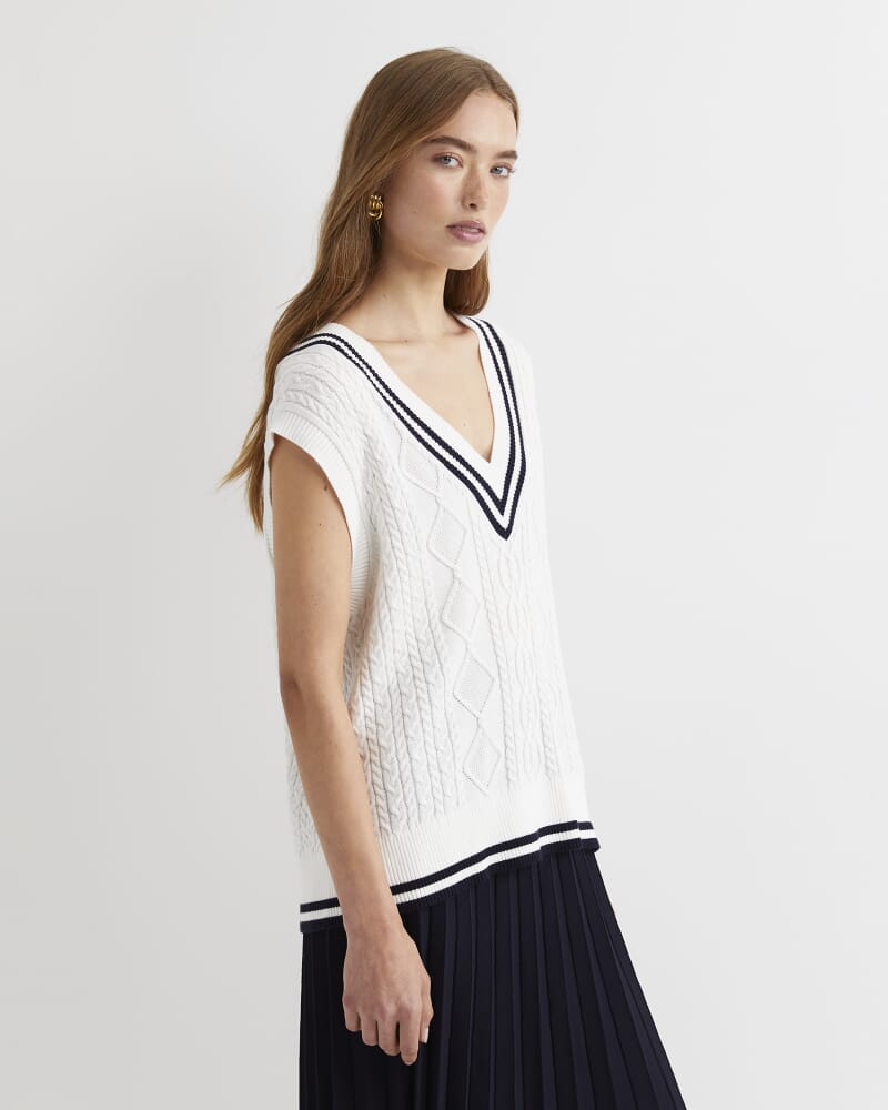 Elka Cable V-Neck Vest in WHITE/NAVY