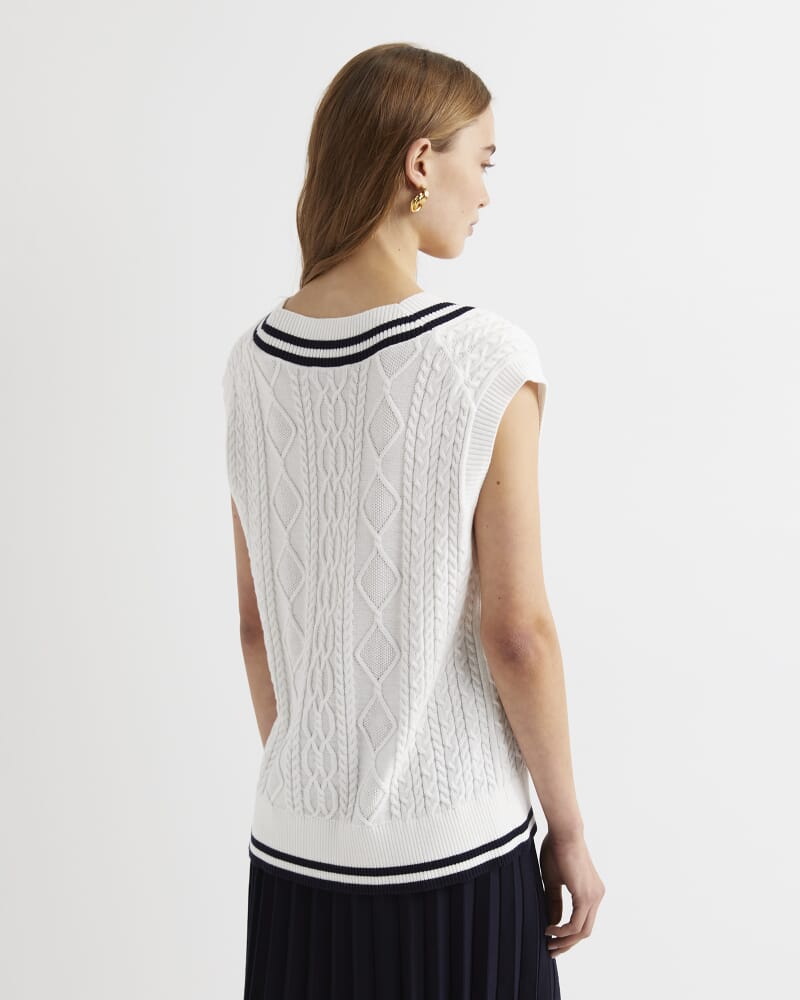 Elka Cable V-Neck Vest in WHITE/NAVY