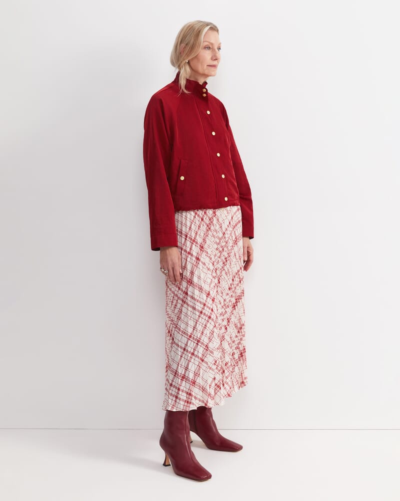 Tia Windcheater in CHERRY