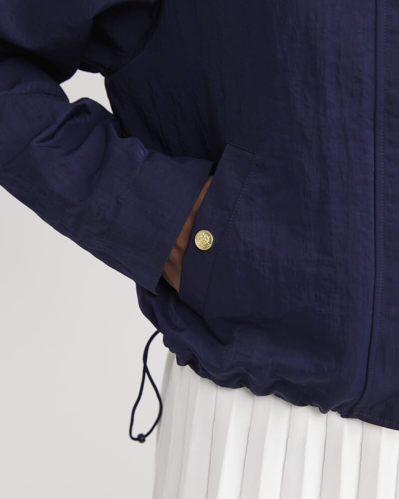 Tia Windcheater in NAVY