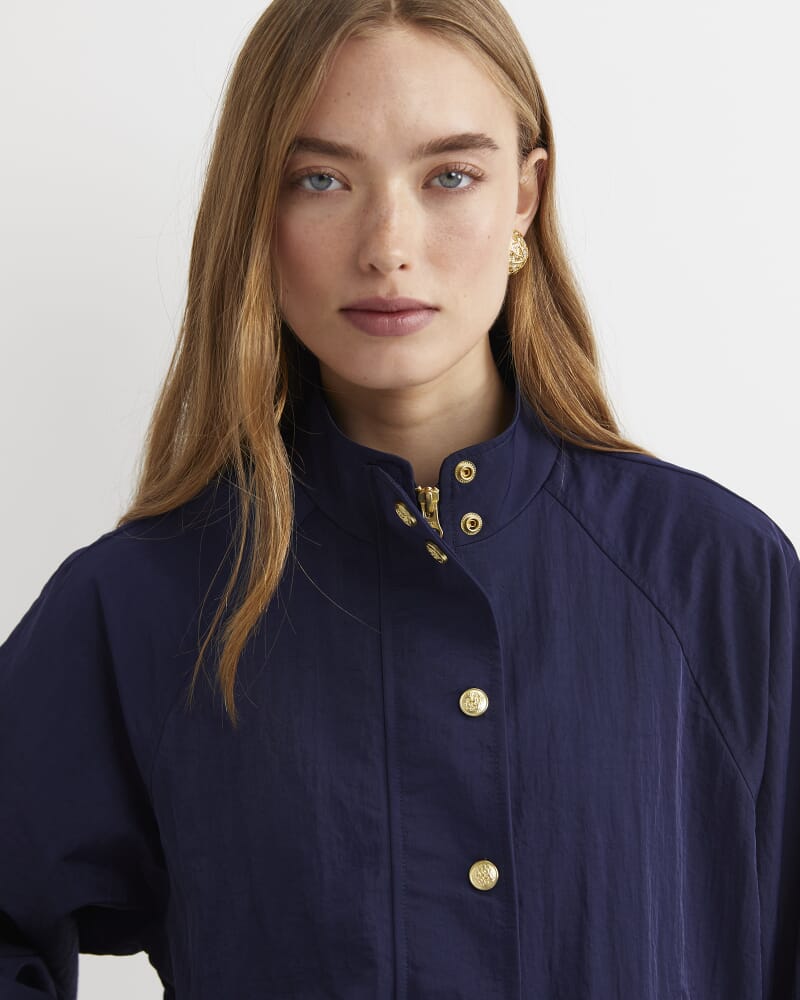 Tia Windcheater in NAVY