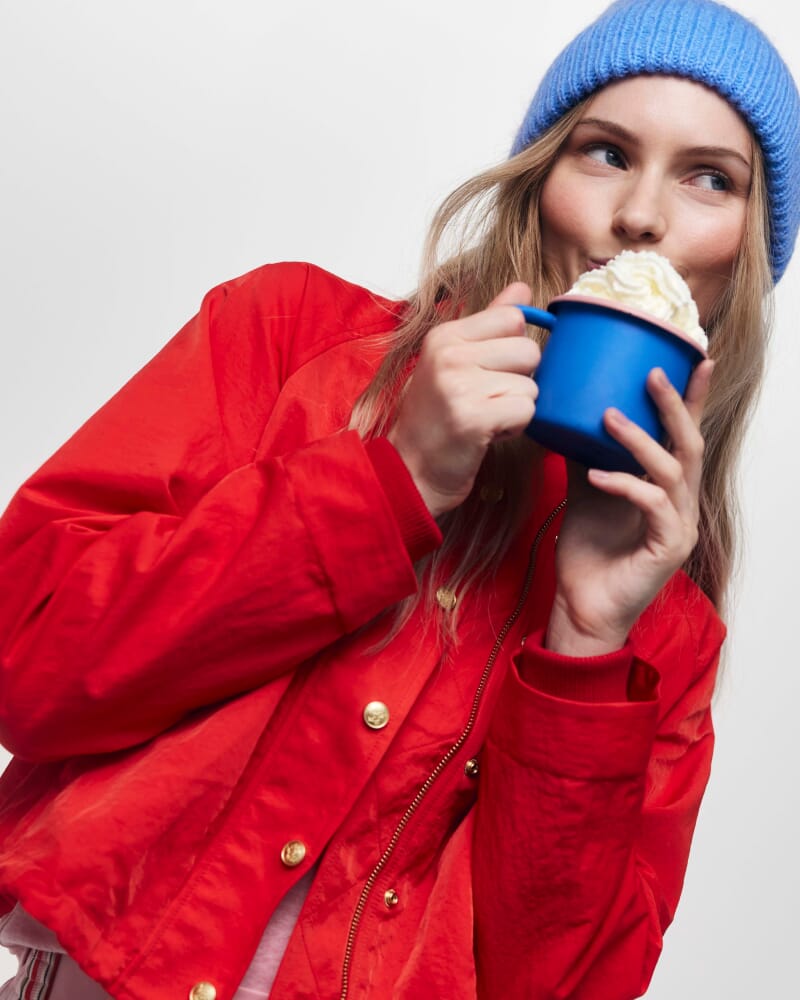 Tia Windcheater in SCARLET
