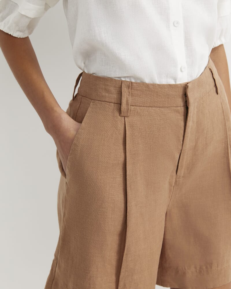 Lilou Linen Short in TAN
