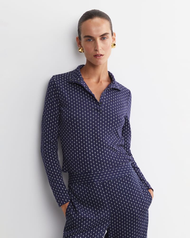 Geo Funnel Neck Top in NAVY/WHITE