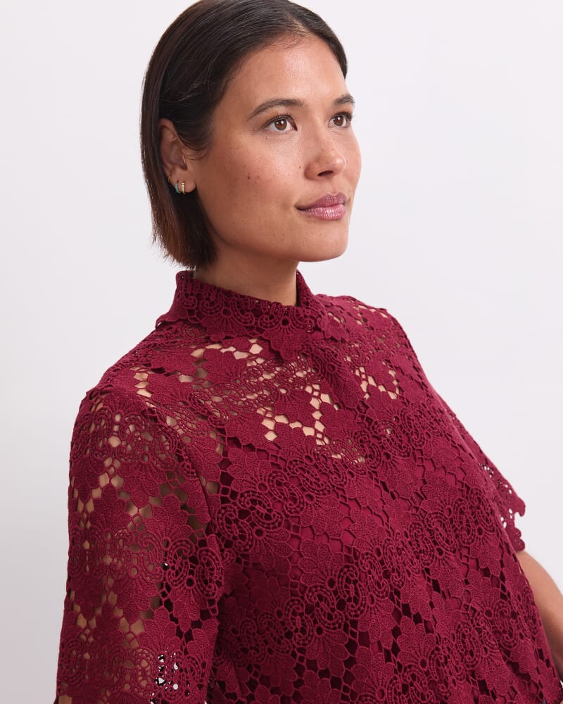 Ariana Lace Cropped Shirt in PINOT