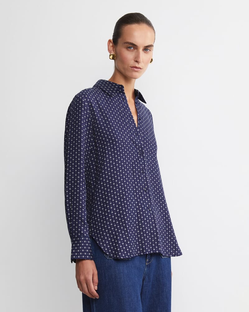 Geo Long Sleeve Shirt in NAVY/WHITE