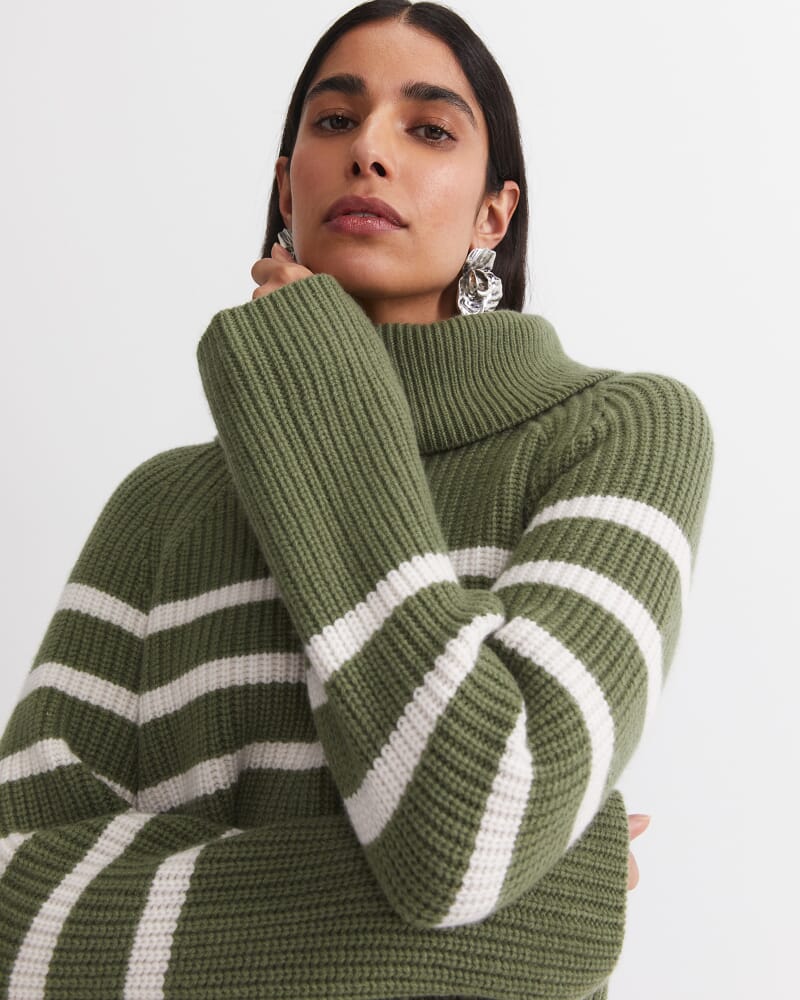Sunshine Stripe Turtleneck Sweater in KHAKI/WHITE