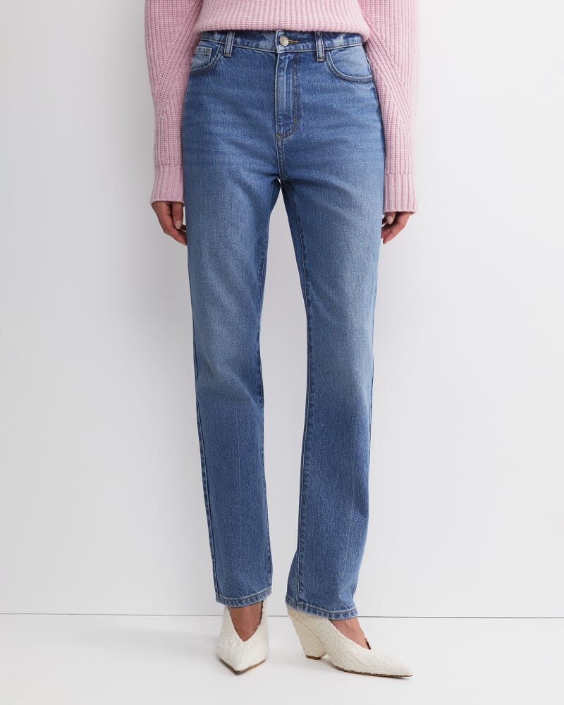 Victoria Straight Leg Pant in LIGHT WASH