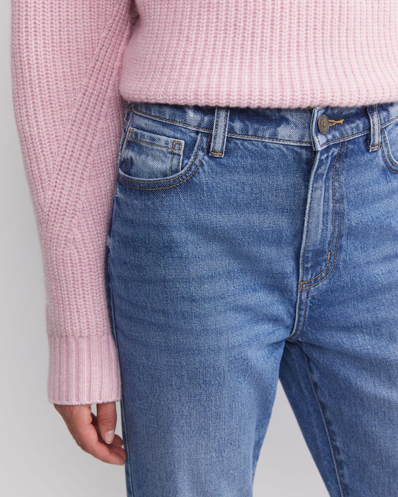 Victoria Straight Leg Pant in LIGHT WASH