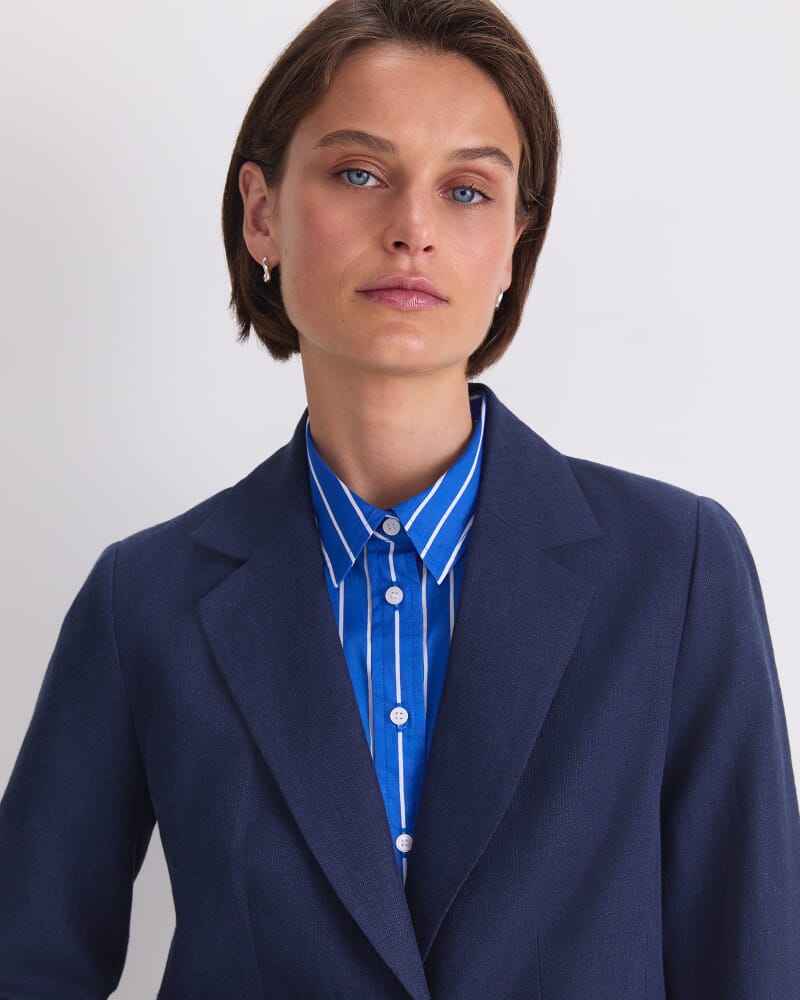Freya Short Linen Blazer in NAVY