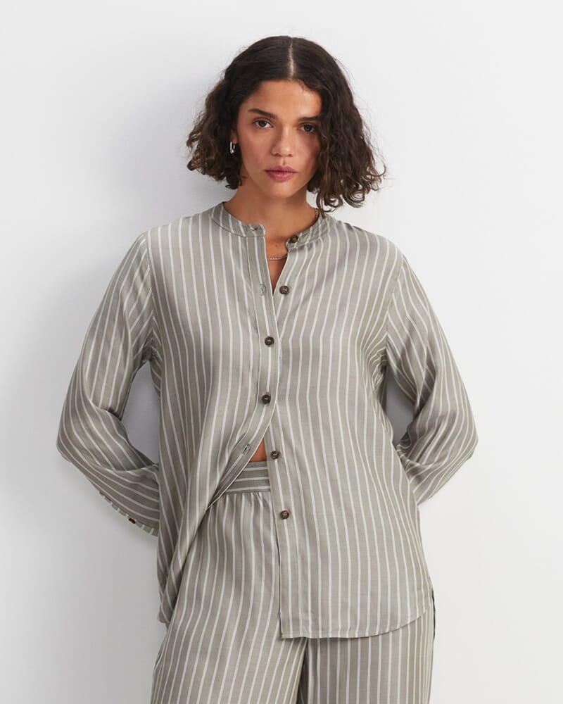 Solene Yarn-Dyed Shirt in KHAKI/WHITE