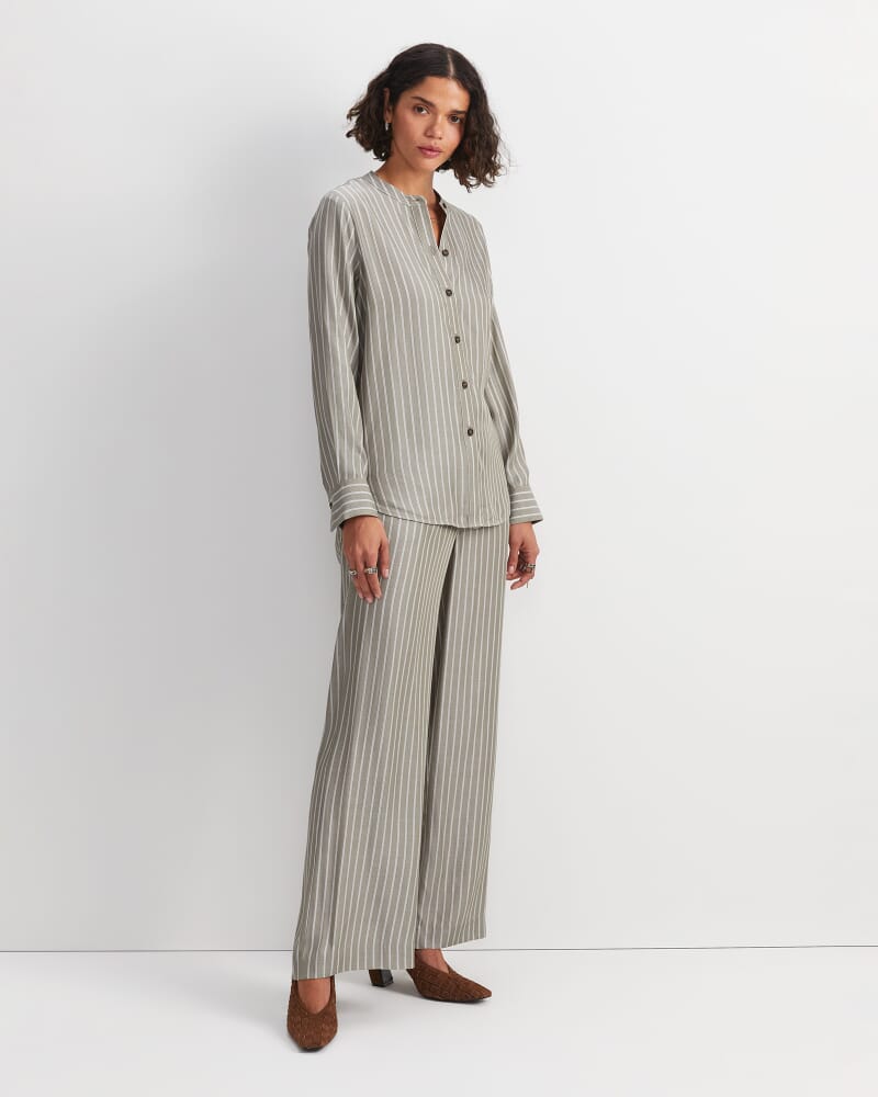 Solene Yarn-Dyed Shirt in KHAKI/WHITE