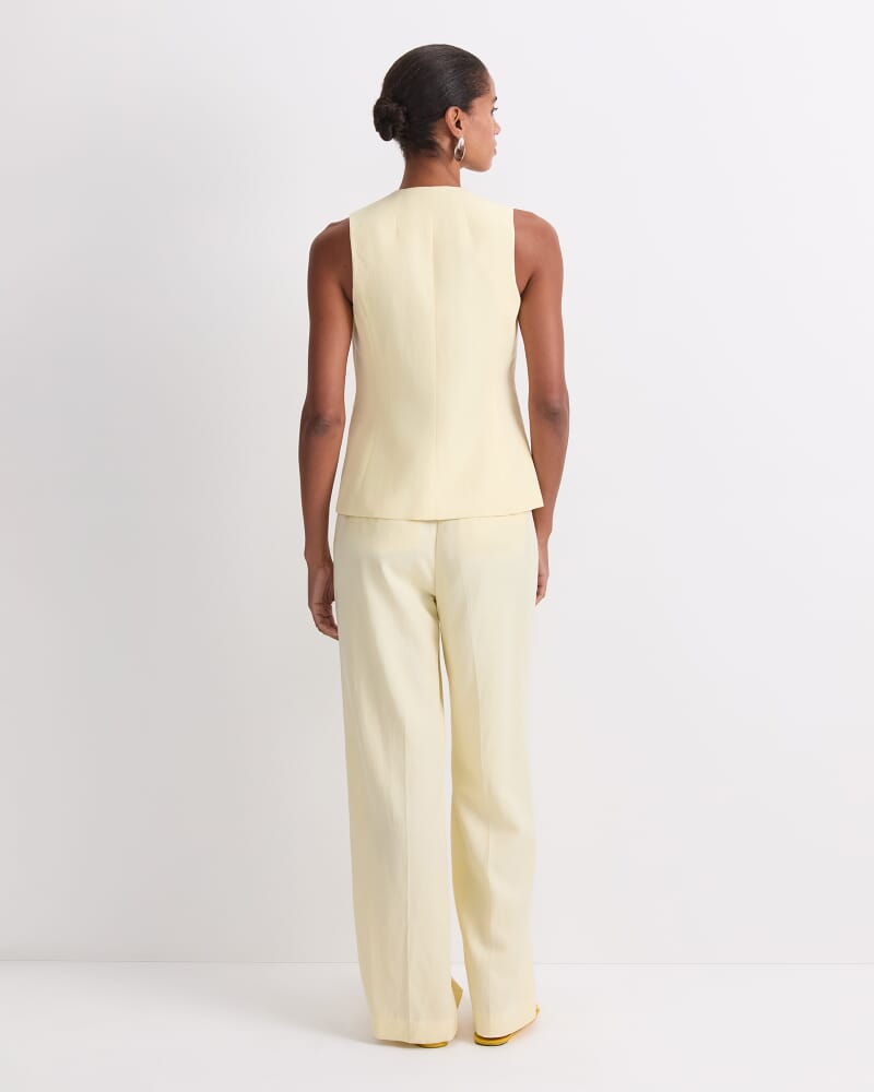 Valerie Vest in LEMON