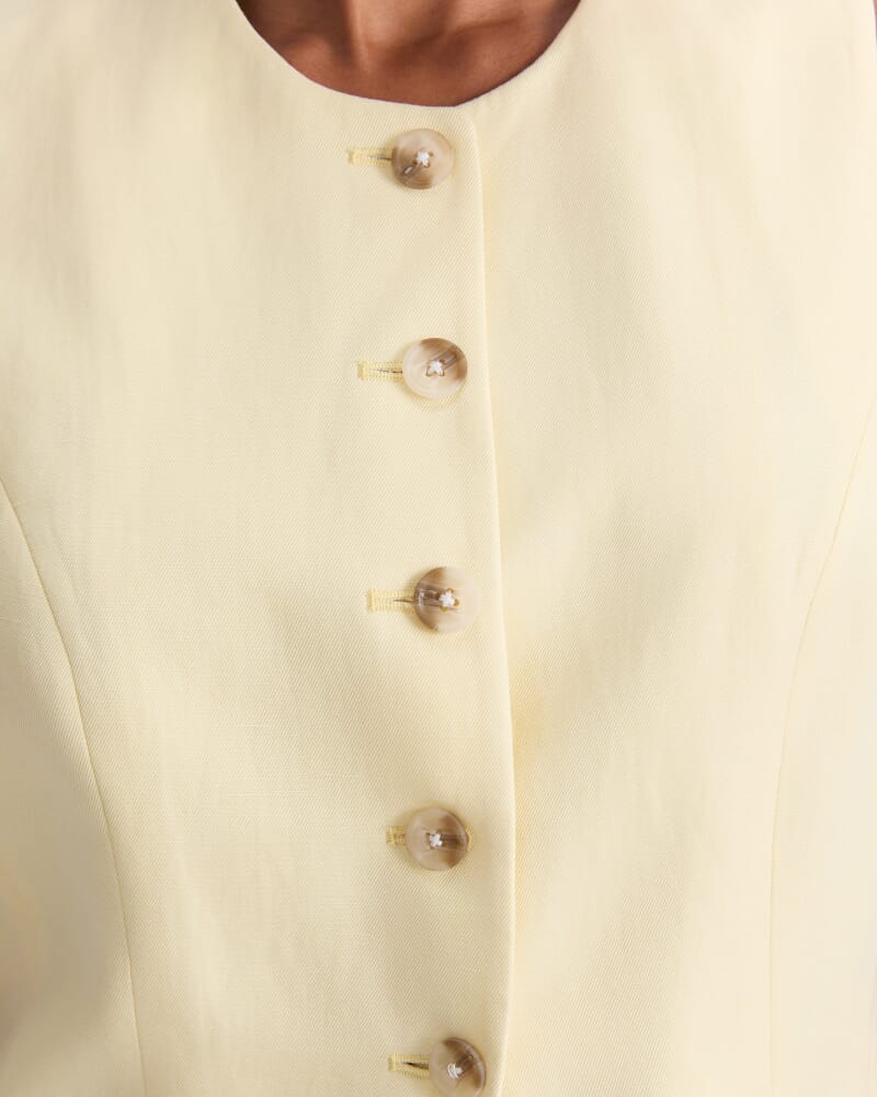 Valerie Vest in LEMON