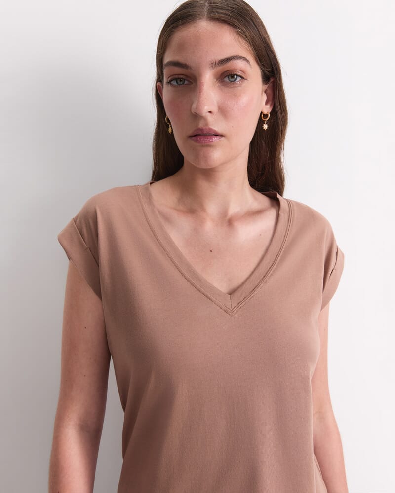 Blair Cotton V-Neck Tee in MOCHA