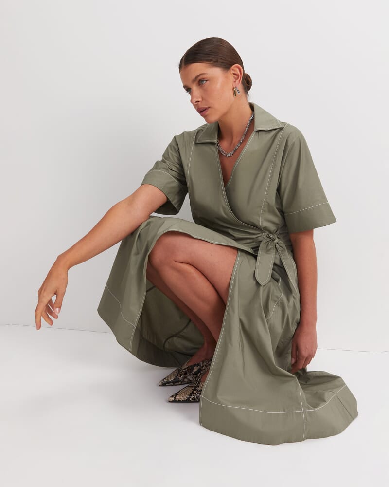 Shiloh Wrap Midi Dress in KHAKI/WHITE