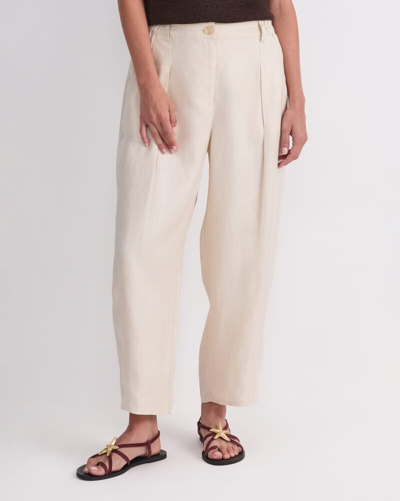 Jamie Barrel Linen Pant in ECRU