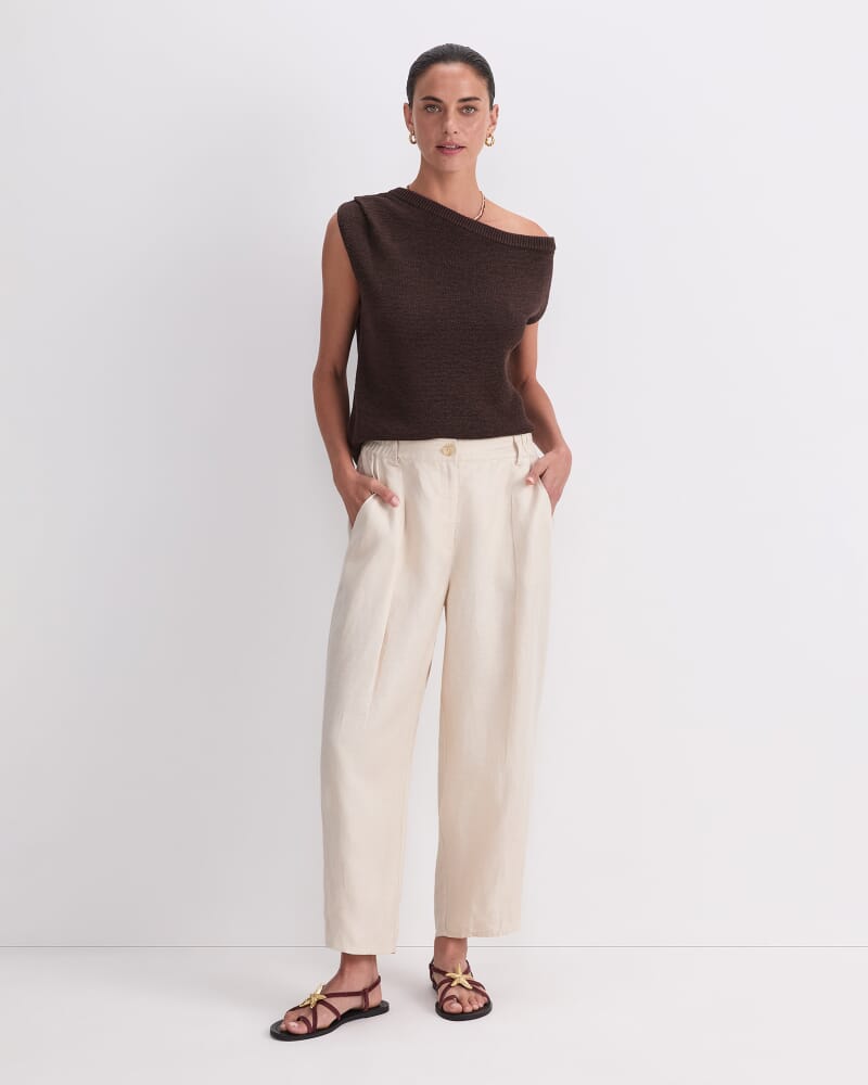 Jamie Barrel Linen Pant in ECRU