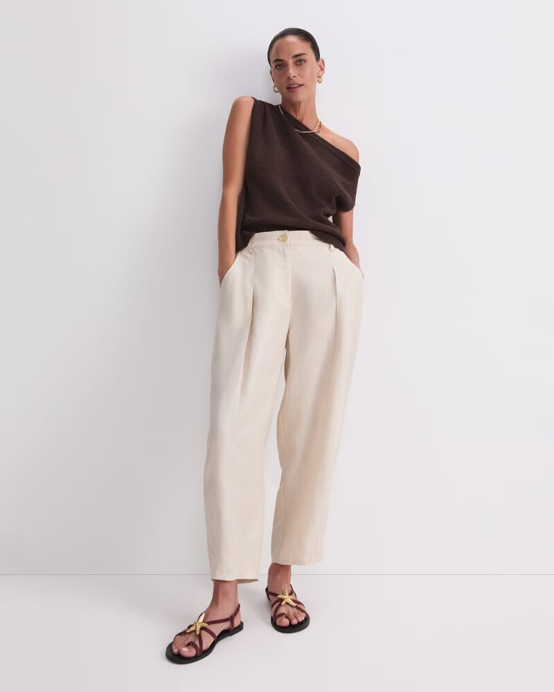 Jamie Barrel Linen Pant in ECRU