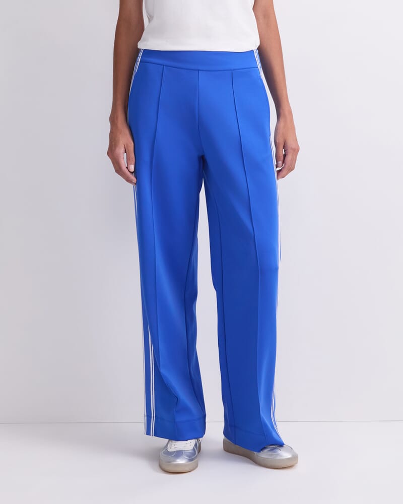 Lina Trackpant in AZURE