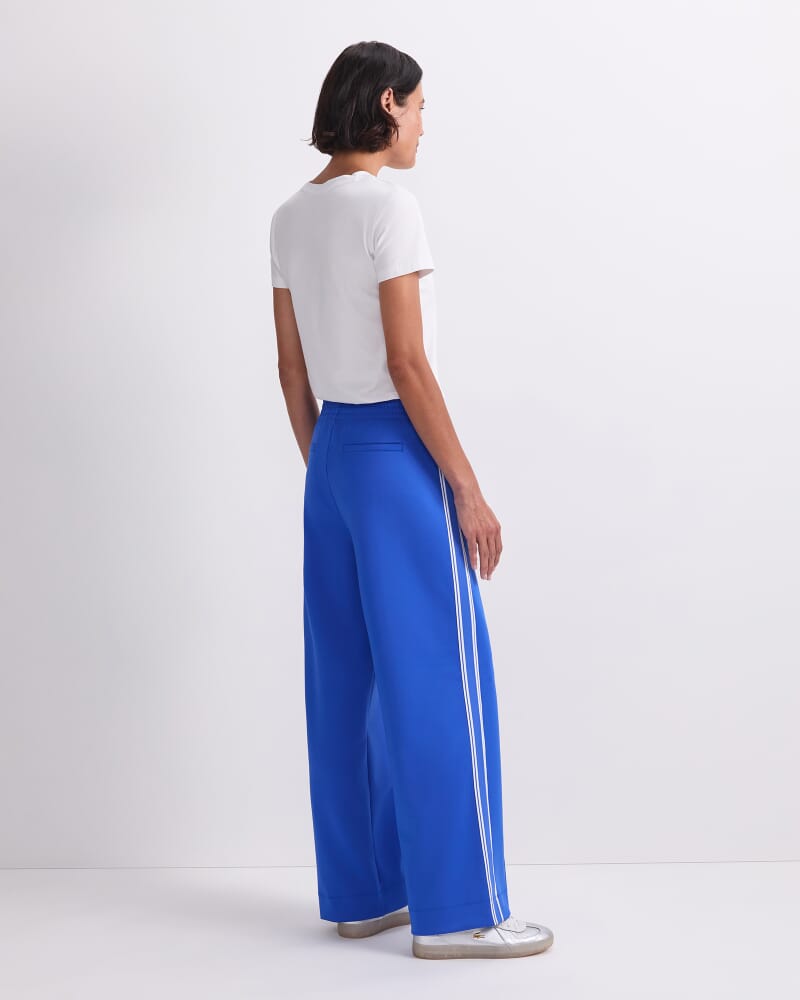 Lina Trackpant in AZURE