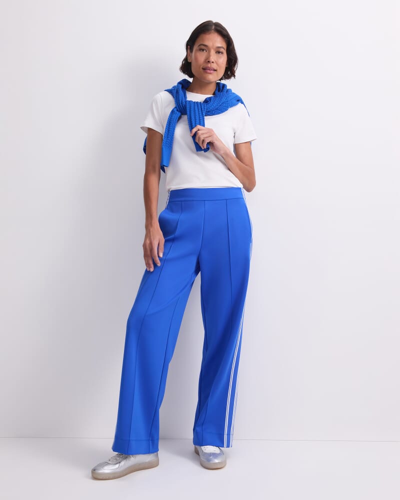 Lina Trackpant in AZURE