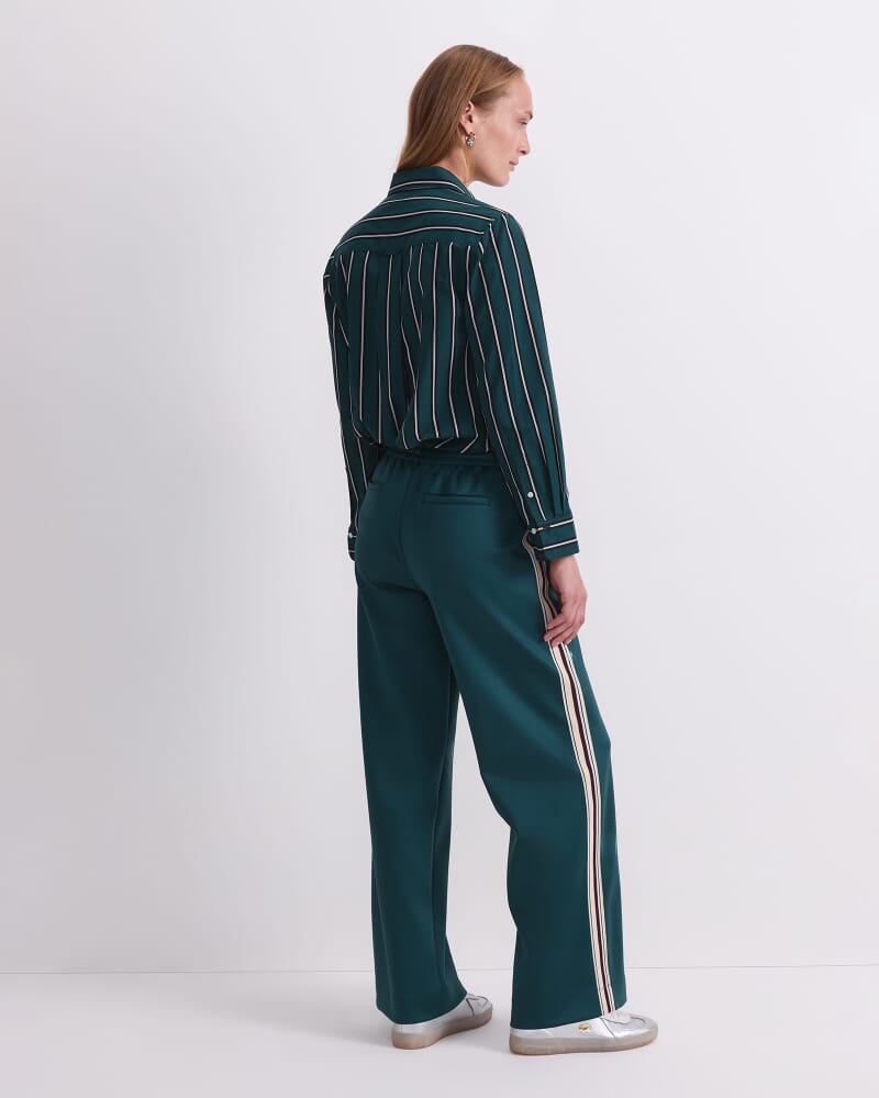 Lina Trackpant in DARK JADE
