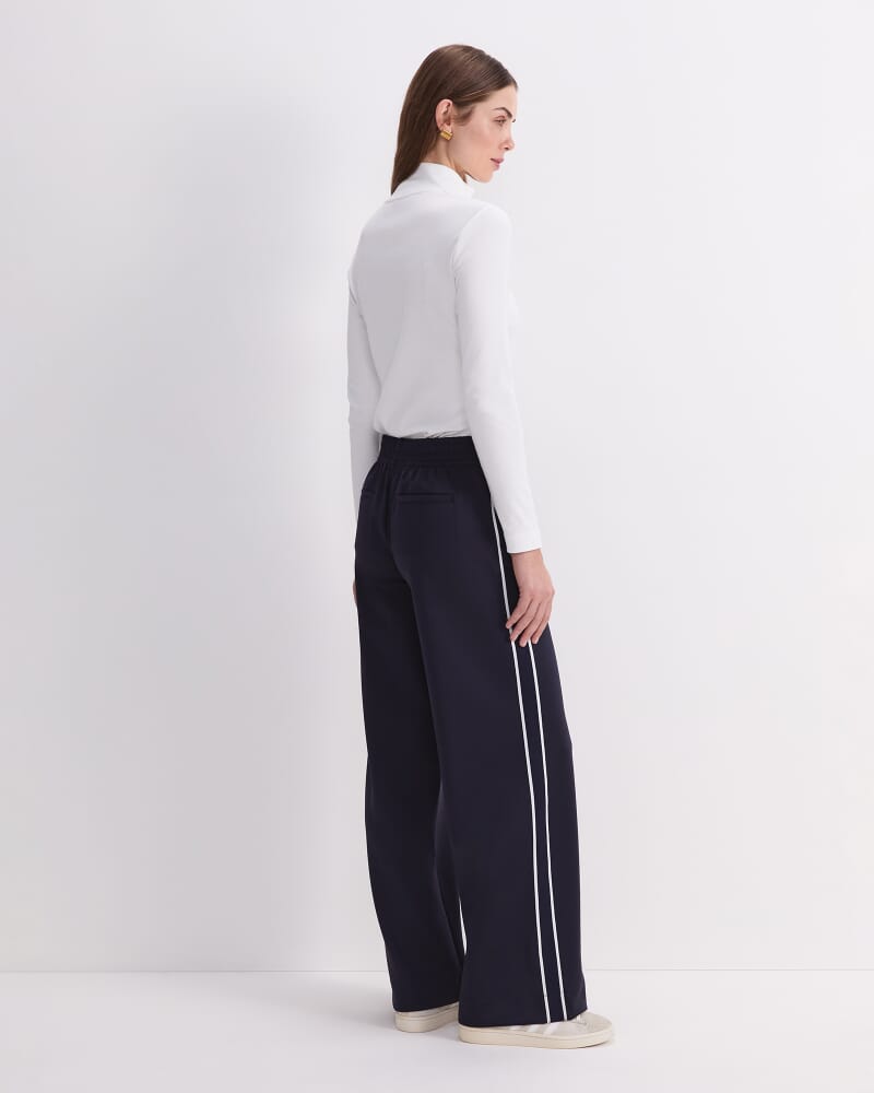 Lina Trackpant in NAVY
