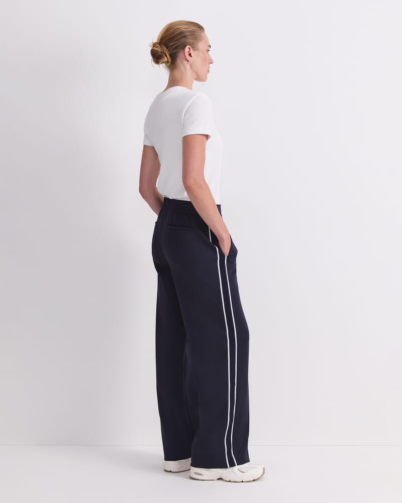 Lina Trackpant in NAVY