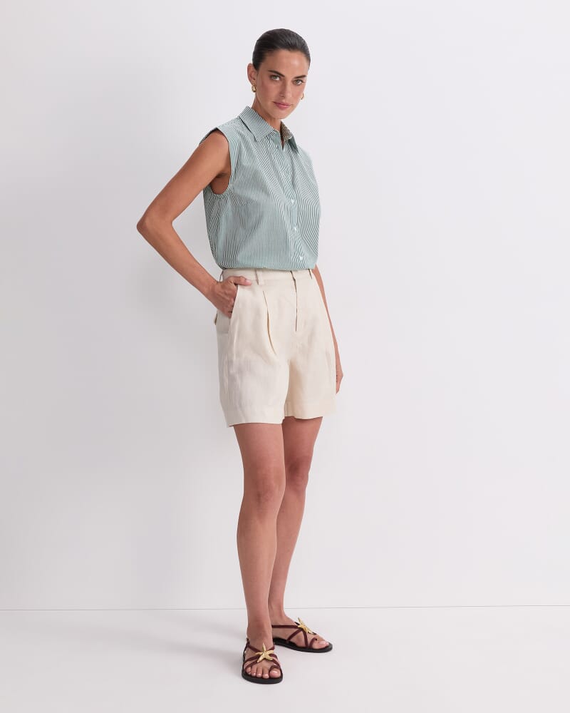 Jamie Linen Pleat Short in ECRU