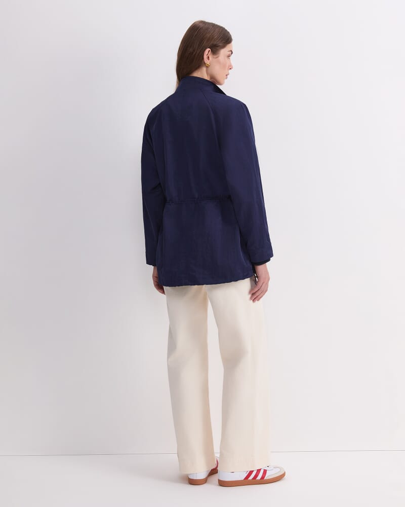 Tia Anorak in NAVY