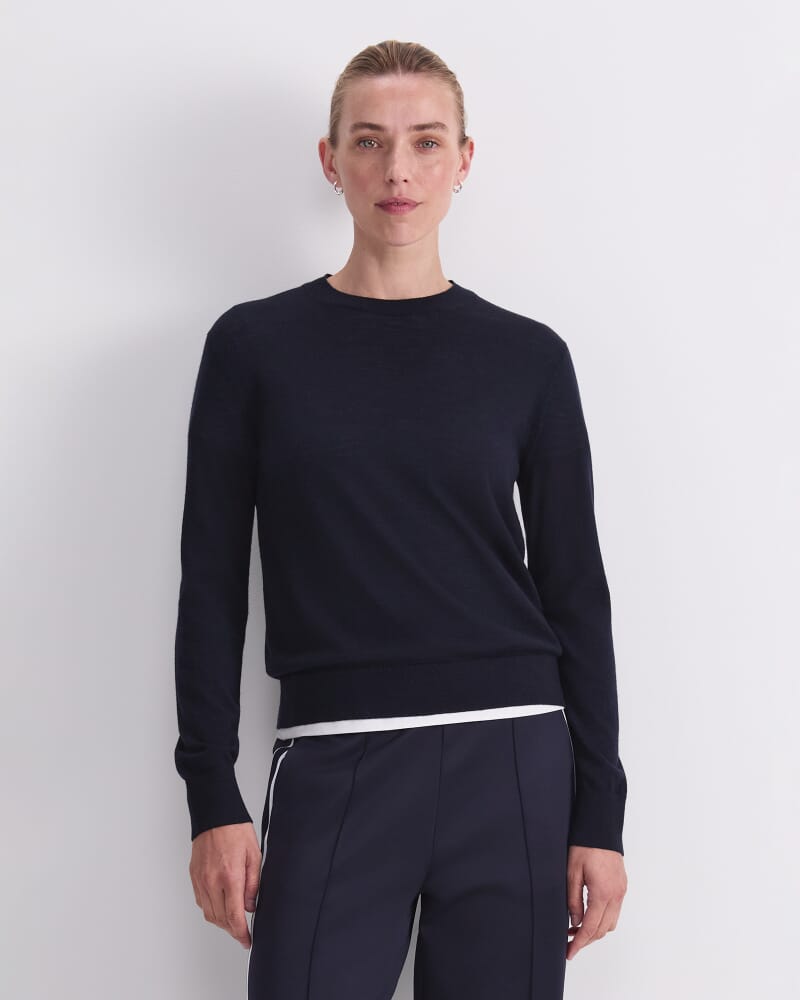 Francis Crew Sweater in NAVY