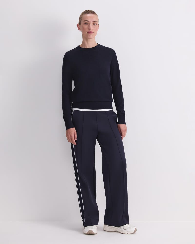 Francis Crew Sweater in NAVY