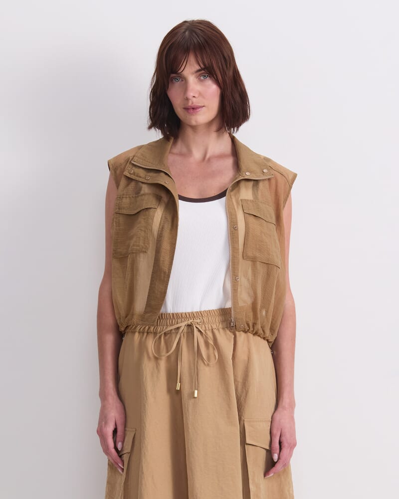 Remi Vest in SAND