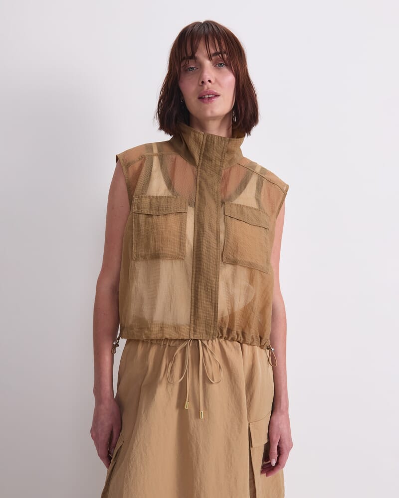 Remi Vest in SAND